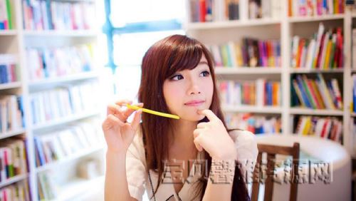 出台《北京市中小学教材管理办法》，规范教材的出版和选用